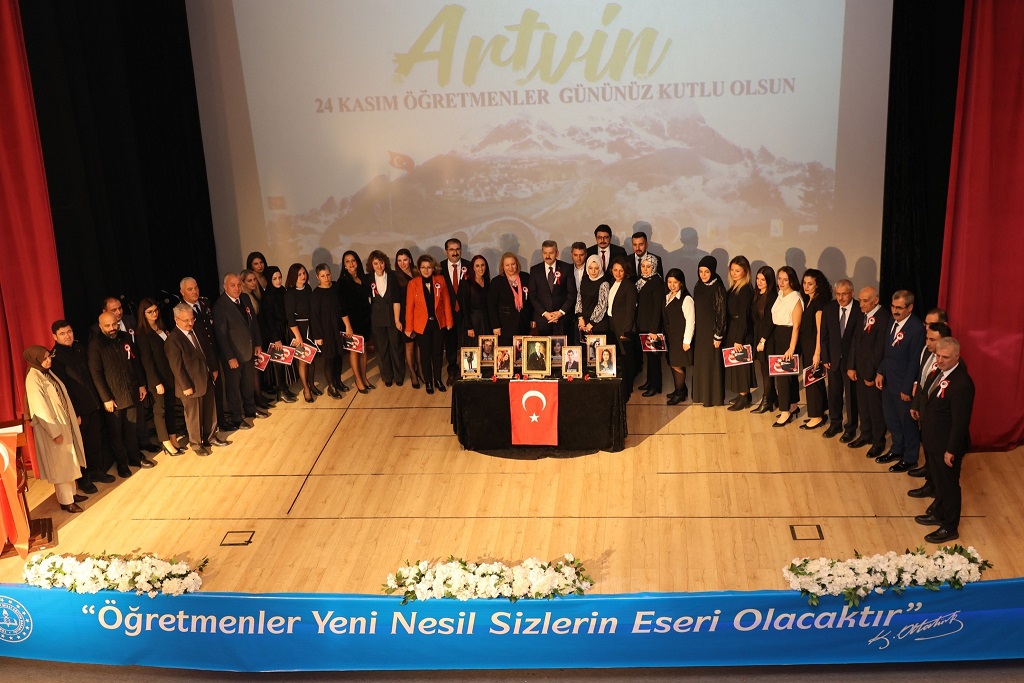 Artvin’de 24 Kasım Öğretmenler Günü Coşkuyla Kutlandı