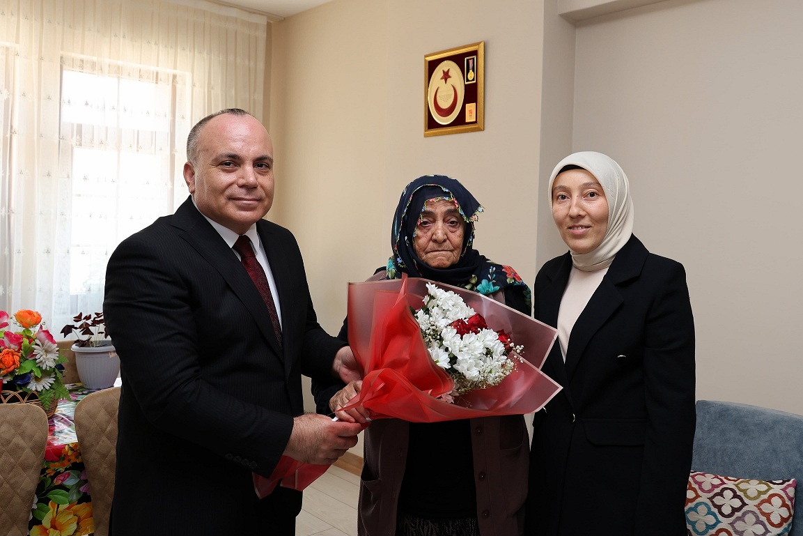 Valimiz Sayın Cengiz Ünsal, 15 Temmuz Şehidimiz Erol İnce'nin Ailesini Ziyaret Etti