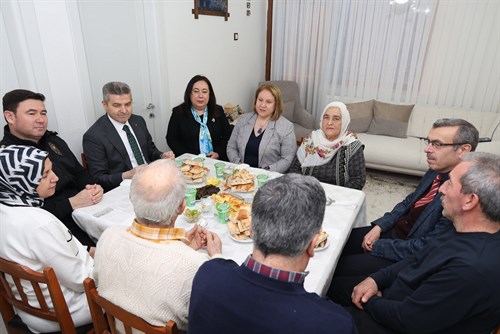 Valimiz Sayın Dr. Turan Ergün ve Eşi Hülya Ergün Hanımefendi, Şehit Ailesinin İftar Sofrasına Konuk Oldu